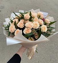 Букет Кремовые розы Латте в Чугуевке